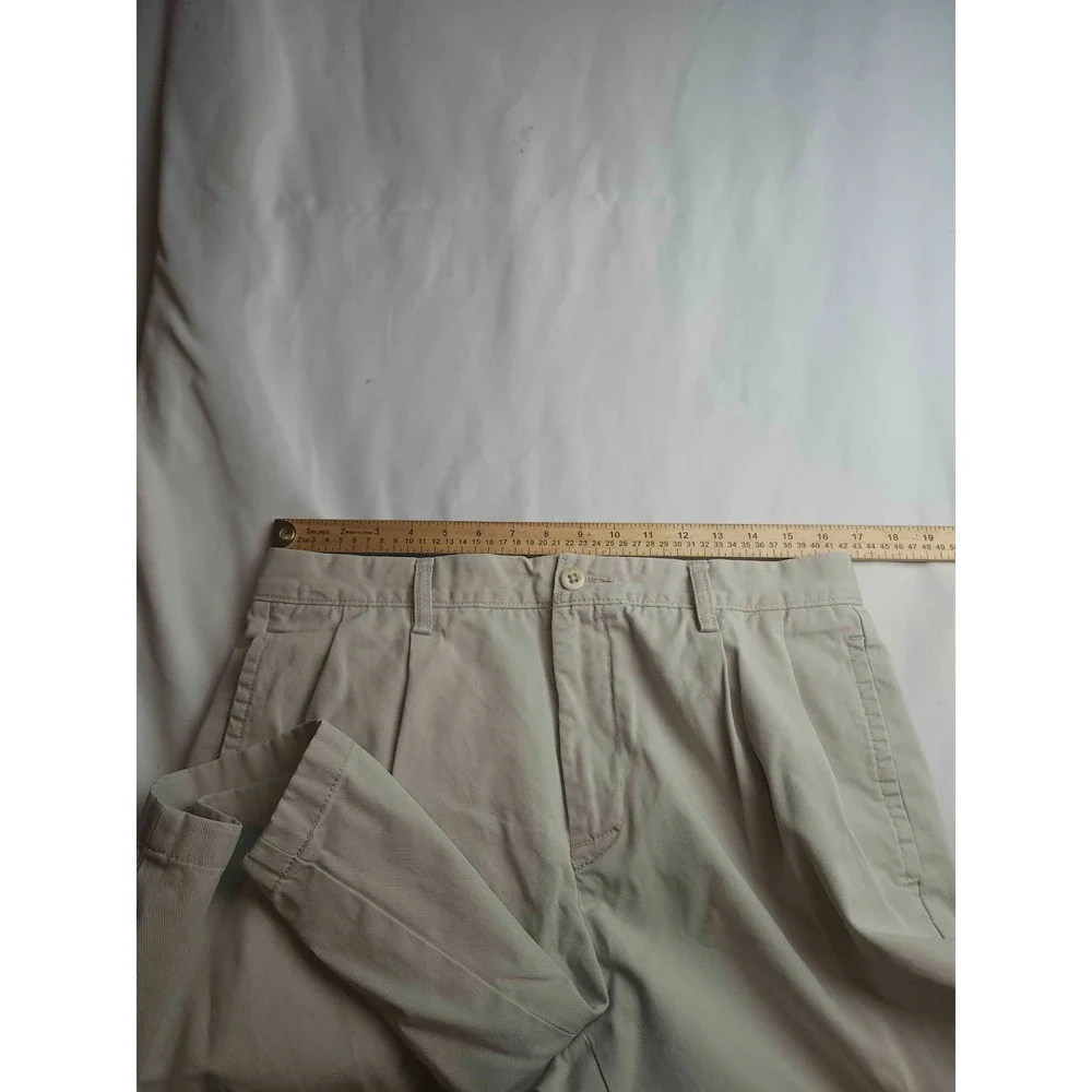 Nautica Shorts Mens Size 33 Khaki Pleated Front Cotton Twill Casual Beach Chino